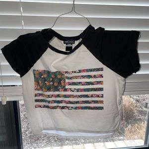 Cropped top; good as new; wet seal; medium